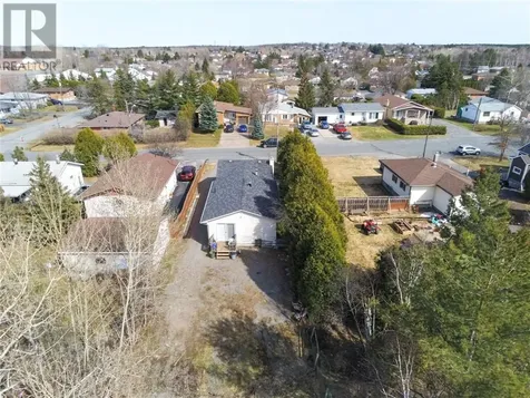 17 Clairmont Street Sudbury ON P3B 3S4
