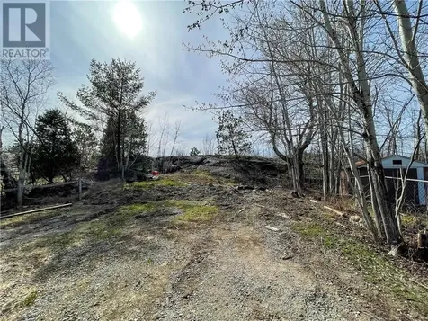 17 Clairmont Street Sudbury ON P3B 3S4