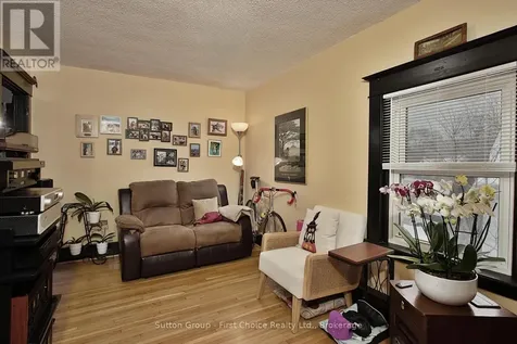 74 Cobourg Street Stratford ON N5A 3E6