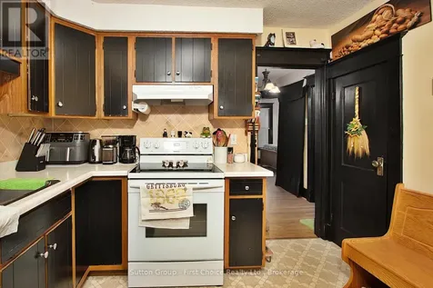 74 Cobourg Street Stratford ON N5A 3E6
