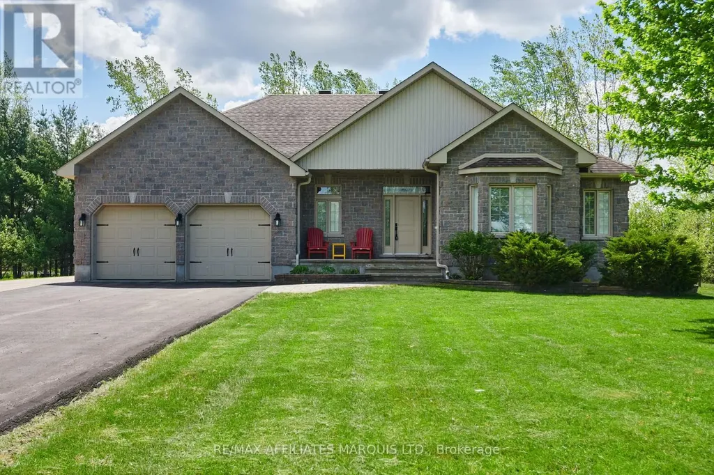 6574 Adrian Court South Glengarry ON K6H 7J1
