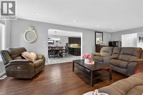 71 Jessica Street Hamilton ON L8W 4A3