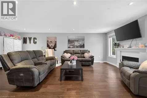 71 Jessica Street Hamilton ON L8W 4A3