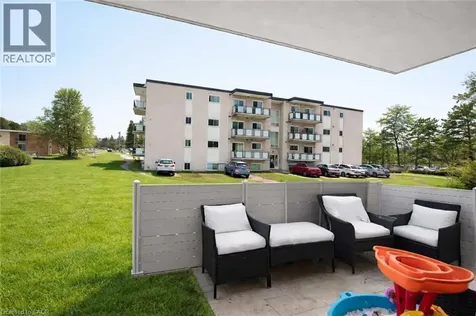 71 Vanier Drive Kitchener ON N2C 1J4