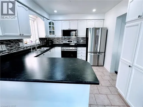 81 Kendrick Court Ancaster ON L9G 5A5