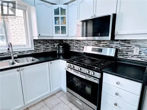81 Kendrick Court Ancaster ON L9G 5A5