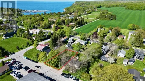 15 Tackabury Street Northern Bruce Peninsula ON N0H 1W0