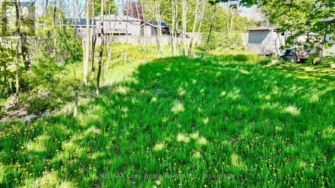 15 Tackabury Street Northern Bruce Peninsula ON N0H 1W0
