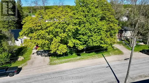 15 Tackabury Street Northern Bruce Peninsula ON N0H 1W0