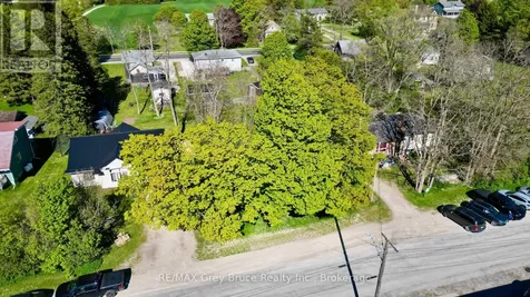 15 Tackabury Street Northern Bruce Peninsula ON N0H 1W0