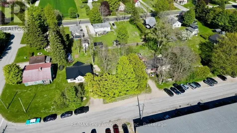 15 Tackabury Street Northern Bruce Peninsula ON N0H 1W0