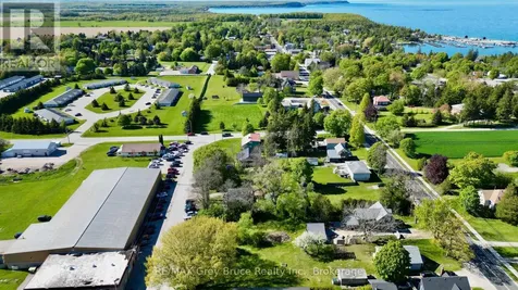 15 Tackabury Street Northern Bruce Peninsula ON N0H 1W0