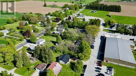 15 Tackabury Street Northern Bruce Peninsula ON N0H 1W0