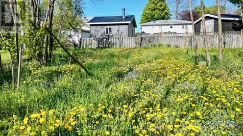 15 Tackabury Street Northern Bruce Peninsula ON N0H 1W0