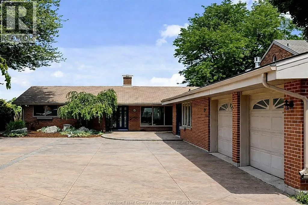 8280 Riverside Dr East Windsor ON N8S 1E6