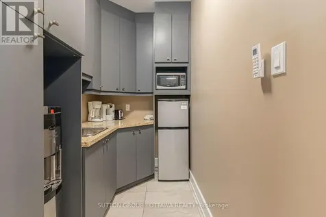 2285 St Laurent Boulevard Ottawa ON K1G 4Z7