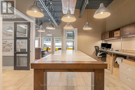 2285 St Laurent Boulevard Ottawa ON K1G 4Z7