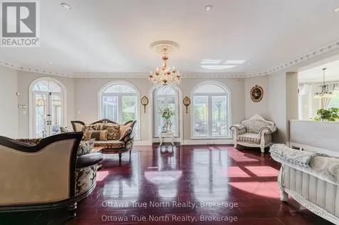 5884 Earlscourt Crescent Ottawa ON K4M 1K2