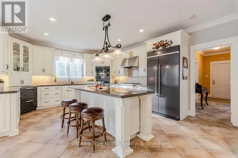 5884 Earlscourt Crescent Ottawa ON K4M 1K2