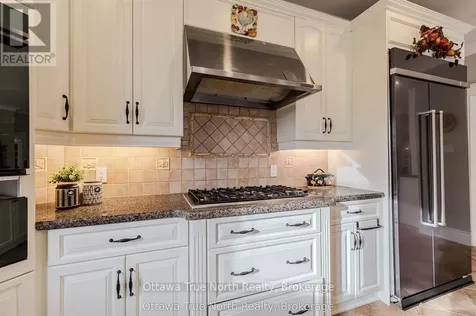5884 Earlscourt Crescent Ottawa ON K4M 1K2