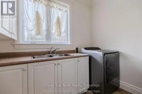 5884 Earlscourt Crescent Ottawa ON K4M 1K2
