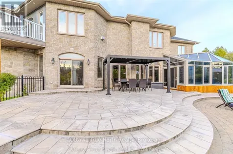 5884 Earlscourt Crescent Ottawa ON K4M 1K2