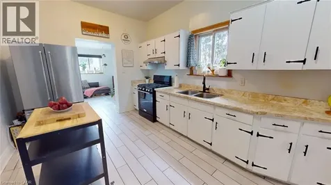 132 Ferguson Avenue North Hamilton ON L8R 1L7