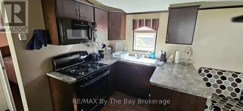 17 Chippewa Trail Wasaga Beach ON L9Z 1X7