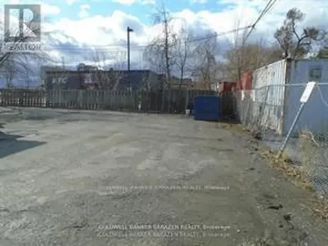 908 St Laurent Boulevard South Ottawa ON K1K 3B3
