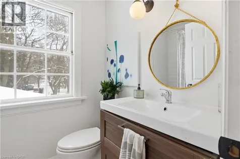 115 Roslin Avenue South Waterloo ON N2L 2H3