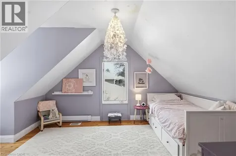 115 Roslin Avenue South Waterloo ON N2L 2H3