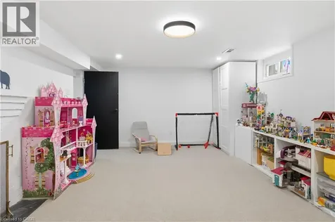 115 Roslin Avenue South Waterloo ON N2L 2H3