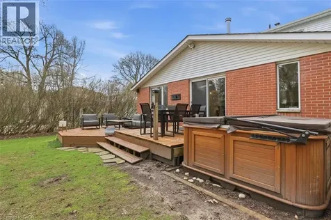 115 Roslin Avenue South Waterloo ON N2L 2H3