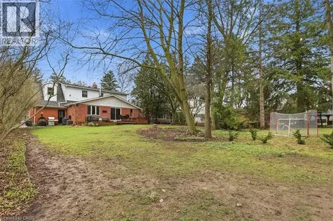115 Roslin Avenue South Waterloo ON N2L 2H3
