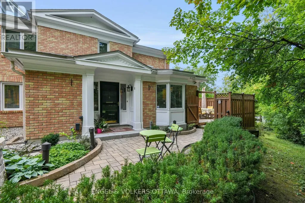 65 Whitemarl Drive Ottawa ON K1L 8J9