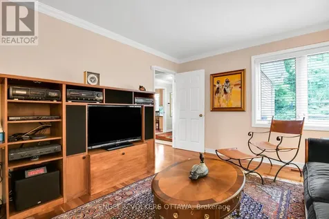 65 Whitemarl Drive Ottawa ON K1L 8J9