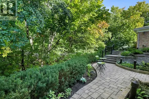 65 Whitemarl Drive Ottawa ON K1L 8J9