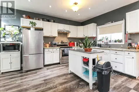 67 Constance Boulevard Wasaga Beach ON L9Z 2Y3