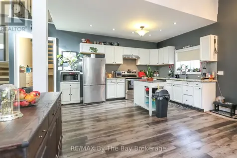 67 Constance Boulevard Wasaga Beach ON L9Z 2Y3