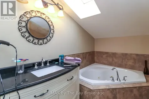 67 Constance Boulevard Wasaga Beach ON L9Z 2Y3