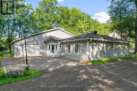 731 Francie Lane Laurentian Valley ON K8A 6W2