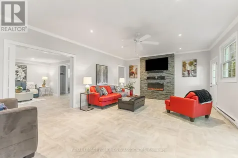 731 Francie Lane Laurentian Valley ON K8A 6W2
