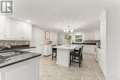 731 Francie Lane Laurentian Valley ON K8A 6W2