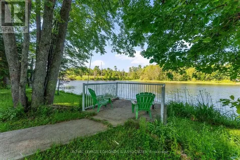 731 Francie Lane Laurentian Valley ON K8A 6W2