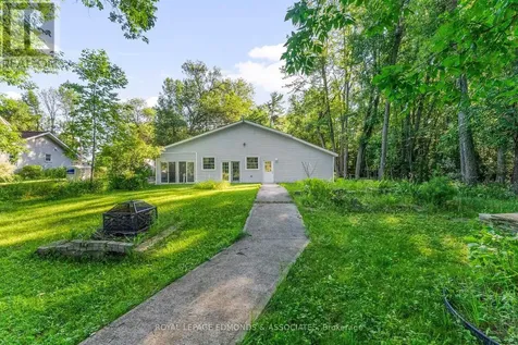 731 Francie Lane Laurentian Valley ON K8A 6W2