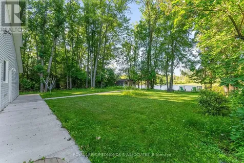 731 Francie Lane Laurentian Valley ON K8A 6W2