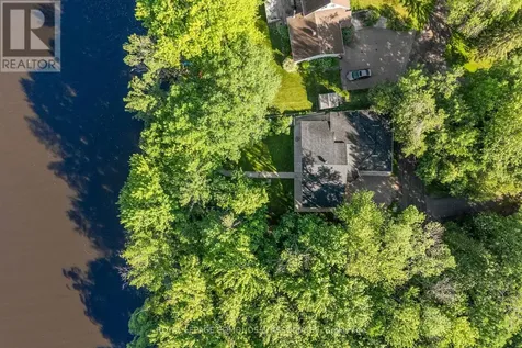 731 Francie Lane Laurentian Valley ON K8A 6W2