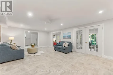 731 Francie Lane Laurentian Valley ON K8A 6W2