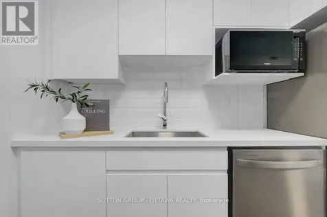 399 Winston Avenue Ottawa ON K2A 1Y8