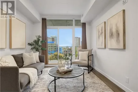 399 Winston Avenue Ottawa ON K2A 1Y8